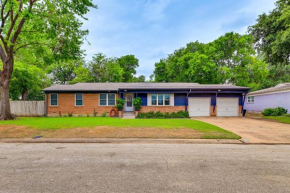 9 Mi to Dtwn Fort Worth Home with Patio and Yard